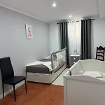 Gouveia Family Escape *
