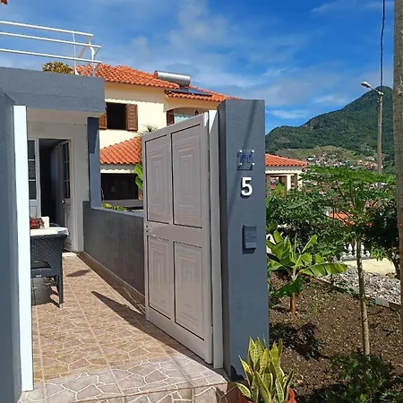 Gouveia Family Escape