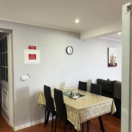 Gouveia Family Escape Apartment